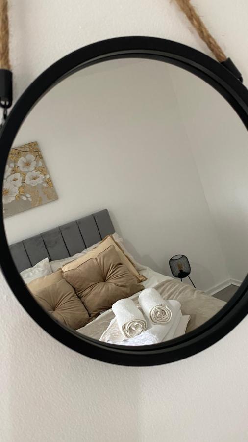 Bv Luxury Spacious 3 Bedroom House At Isaac Close マンチェスター エクステリア 写真