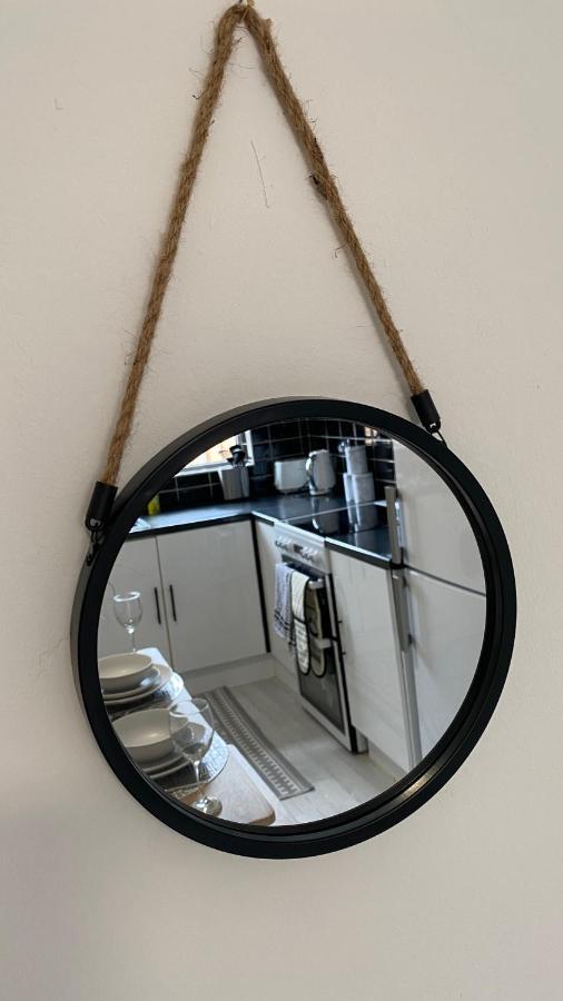 Bv Luxury Spacious 3 Bedroom House At Isaac Close マンチェスター エクステリア 写真